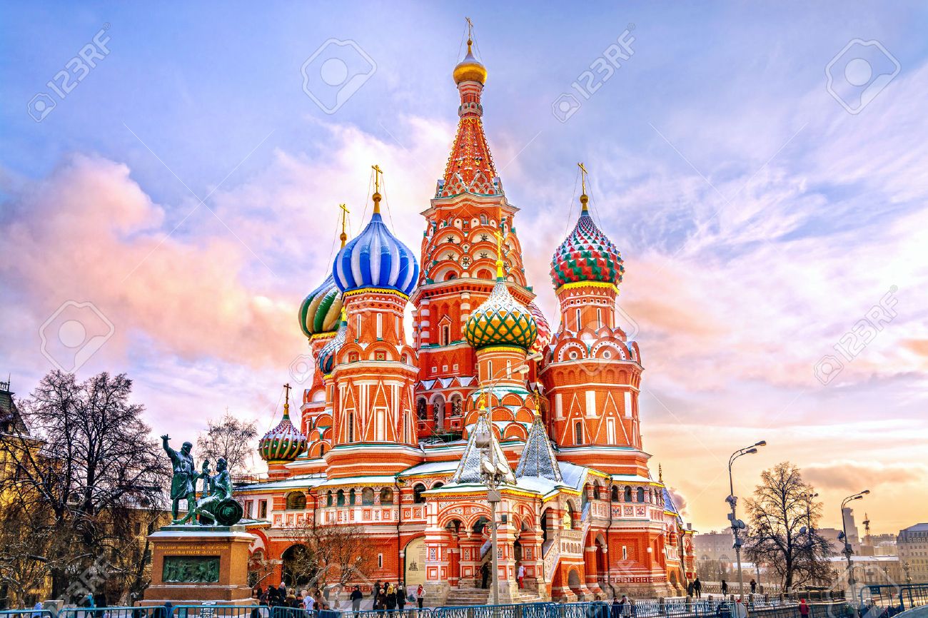 53568286-saint-basil-s-cathedral-in-red-square-in-winter-at-sunset-moscow-russia-