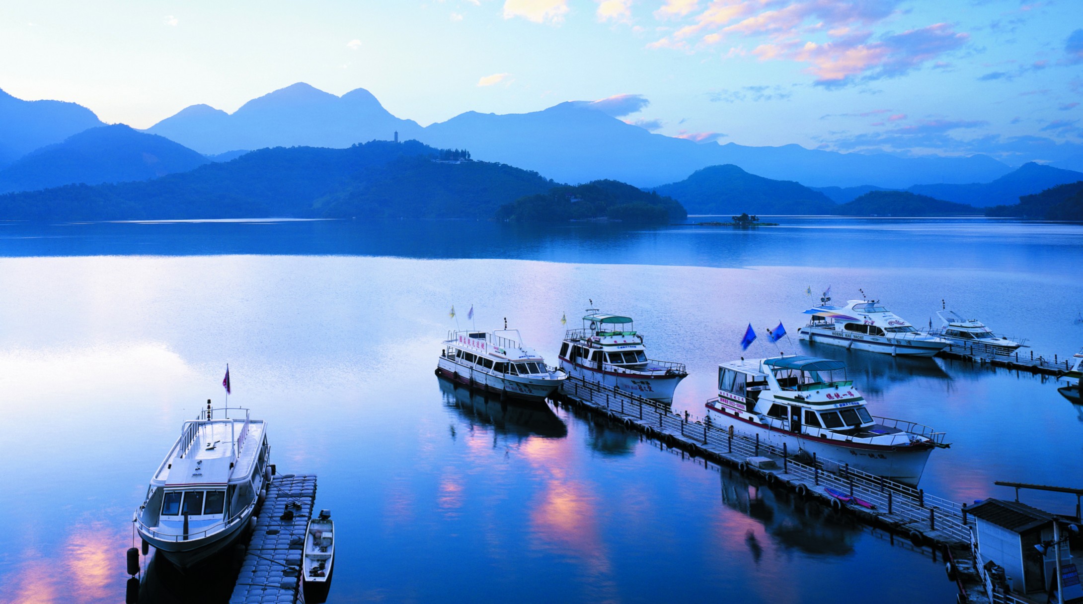 Sun-Moon-Lake-Nantou-Taiwan